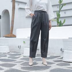 OMARA gives you what you need 

✨Letty pants for the daily look✨