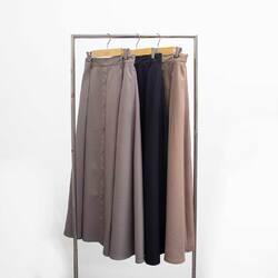 Kalian tau ga..
Kalo model rok terbaru Omara Nella Skirt punya 3 warna lohh

#omara #omarawomen